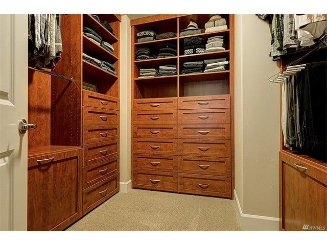 interior residential closet clothes shelves drawers